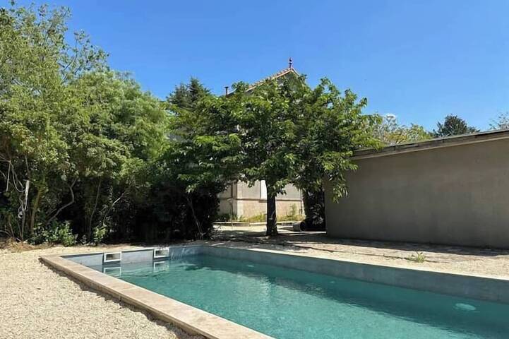 Location de vacances pour 15 personnes, avec Jardin à Saint-Hippolyte-de-Caton