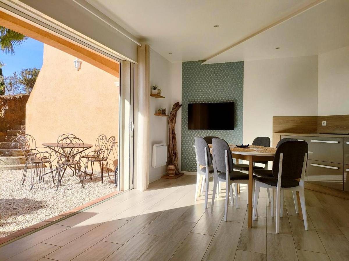 One-Bedroom House in La Londe-les-Maures, Côte méditerranéenne (France)