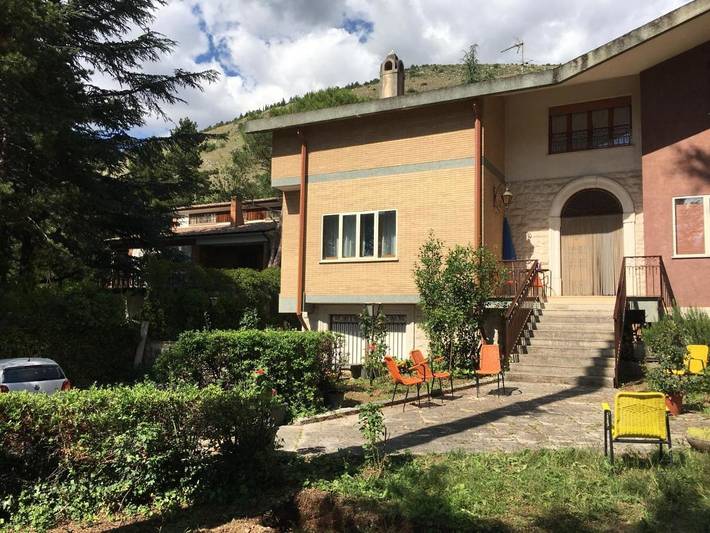 Appartamento per 3 persone, con Balcone e Terrazza nonché Giardino e Panorama a Avezzano