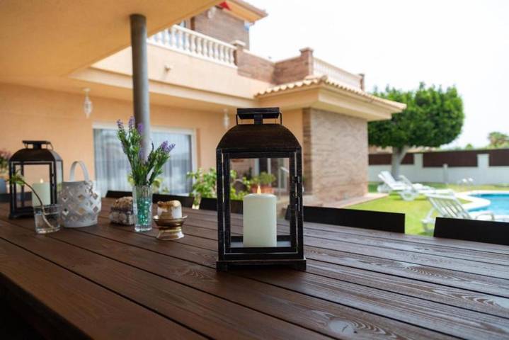 Casa rural para 12 personas, con Balcón y Terraza además de Jardín y Piscina en Calafell