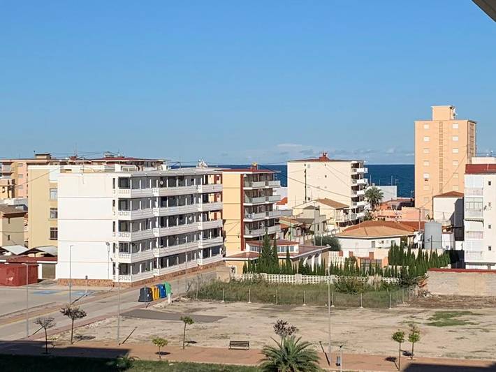 Apartamento de vacaciones para 4 personas, con jardín y piscina para niños además de terraza y piscina - 1