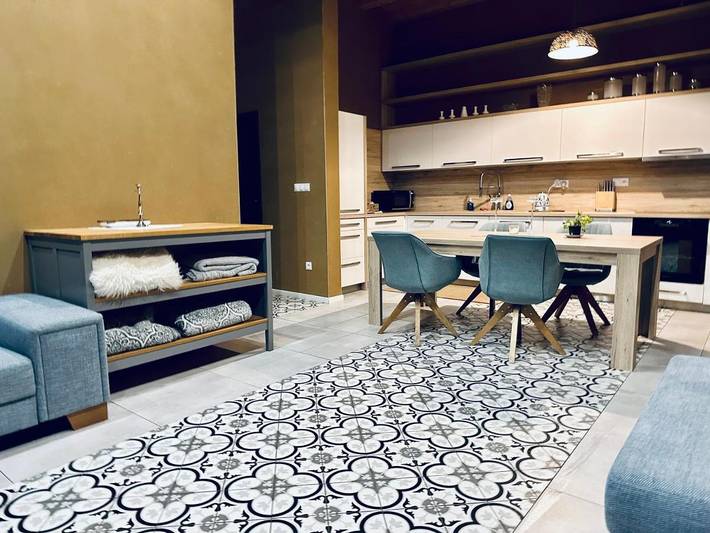Appartement de vacances pour 4 personnes, avec Balcon et Jacuzzi ainsi que Terrasse et Vue