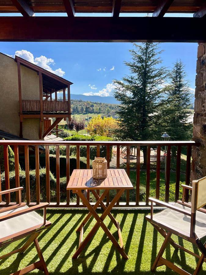 Gîte pour 4 personnes, avec vue ainsi que jardin et piscine à Bourg-Madame - 2