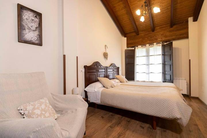 Casa rural para 6 personas, con jardín además de vistas y vistas al lago, Familias con niños en Nalón - 3