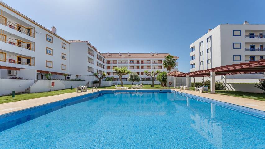Apartamento de vacaciones para 4 personas, con piscina y jardín - 1