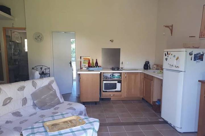 Gîte pour 4 personnes, avec jardin ainsi que terrasse et piscine à Saint-Paul-en-Forêt