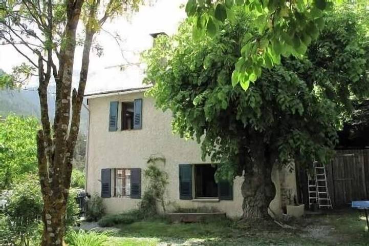Location de vacances pour 5 personnes, avec jardin à Les Thuiles