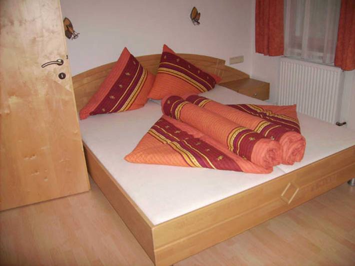 Ferienwohnung für 5 Personen, mit Balkon und Terrasse sowie Garten und Ausblick in Kaunerberg - 4