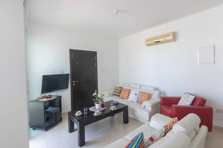 Villa für 5 Personen, mit Balkon und Whirlpool sowie Terrasse und Garten auf Zypern - 3