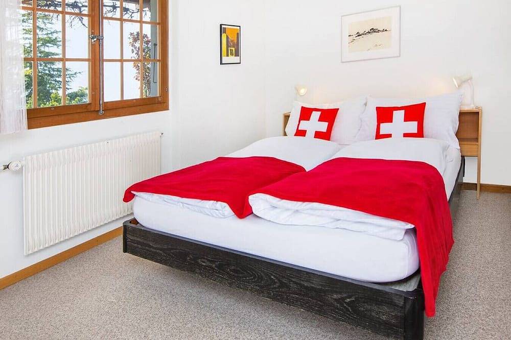 Swisshut Stunning Views Alps & Lake - Chalet Emmit in Sigriswil, Meer van Thun