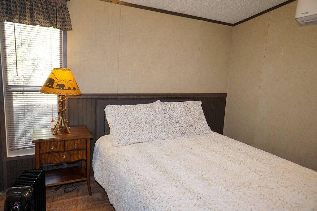 Covered Porch - Fire Pit - Charcoal Grill in Cherokee, Swain County