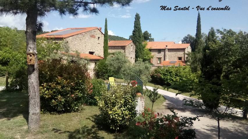 Gîte pour 9 personnes, avec Terrasse ainsi que Jardin et Piscine à Reynès - 3
