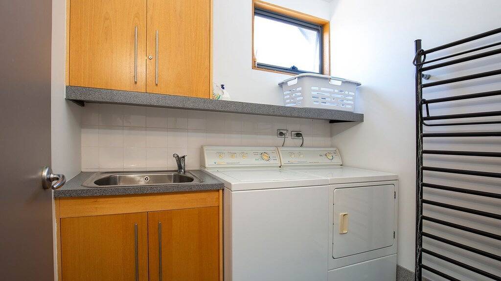 Illaroo - Absolute Beachfront with Spa in Culburra Beach, New South Wales