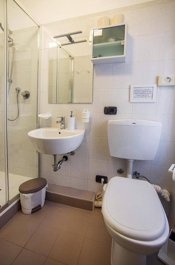 Hôtel pour 3 personnes, animaux acceptés à Noli - 2