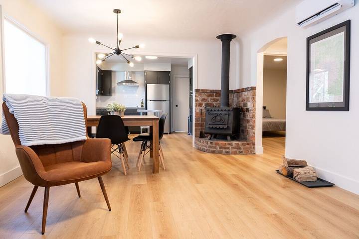 Vacation rental for 10 people, with yard and terrace as well as hot tub in Mount Shasta