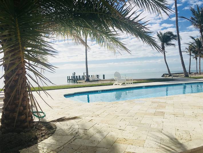 Vacation rental for 16 people, with balcony and yard in Islamorada