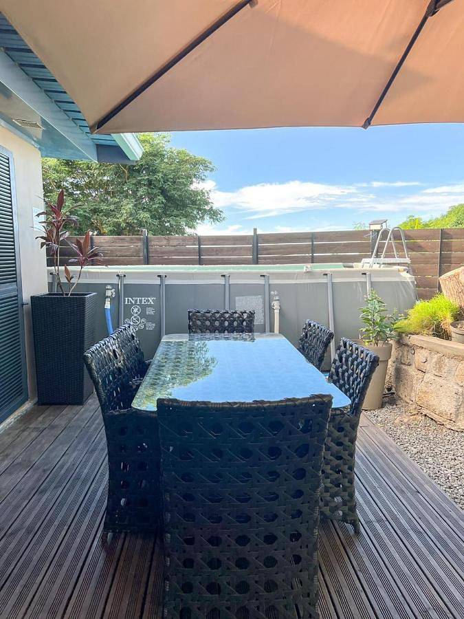 Location de vacances pour 6 personnes, avec terrasse et piscine dans Sainte-Clotilde - 3