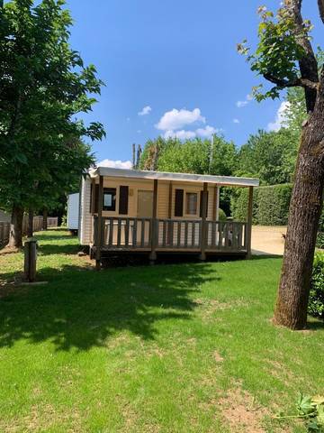 Gîte pour 2 personnes, avec piscine et jardin ainsi que terrasse et bassin pour enfant à Limeuil