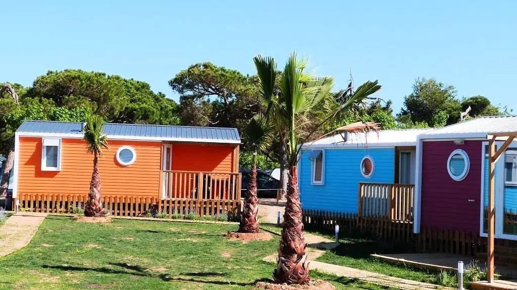 Hogar móvil Dalí 4 personas in Gavá, Bajo Llobregat