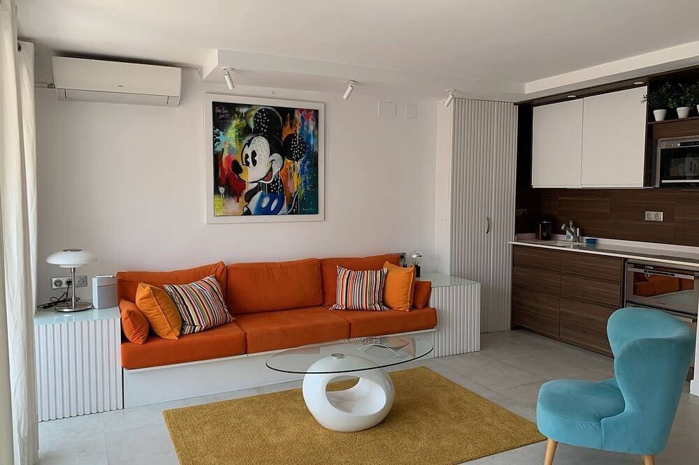 Apartamento entero, Recent : Very nice 2 rooms, village center, beach 50m in Sitges, Garraf