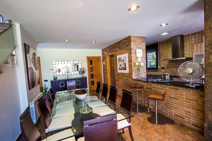 Chalet para 14 personas, con jardín en Cataluña - 4