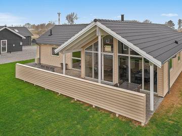 Ferienhaus für 10 Personen, mit Sauna und Whirlpool sowie Terrasse, kinderfreundlich in Olpenitz