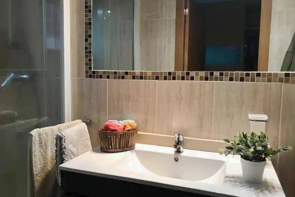 Playa y Piscina en Nigrán in Praia América, Nigrán