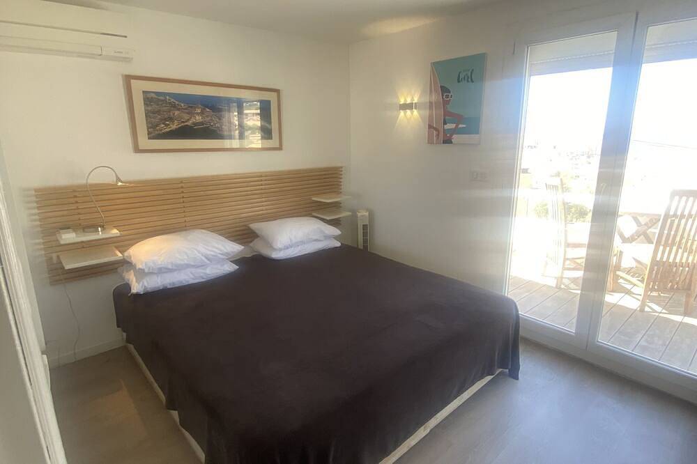 Aux Goudes, air-conditioned house with sea and garden view in Les Goudes, Marseille