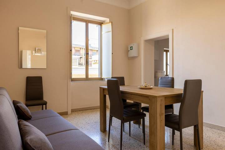 Gîte pour 5 personnes, avec balcon, adapté aux familles à Pompei - 3