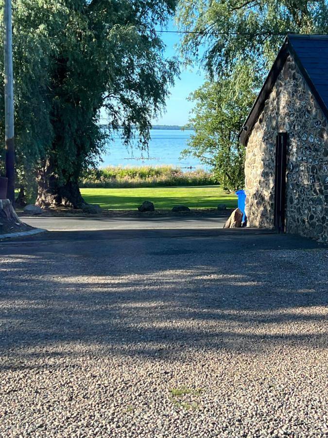 B&b for 3 people, with Hot tub and Terrace as well as Garden and Pool in Northern Ireland