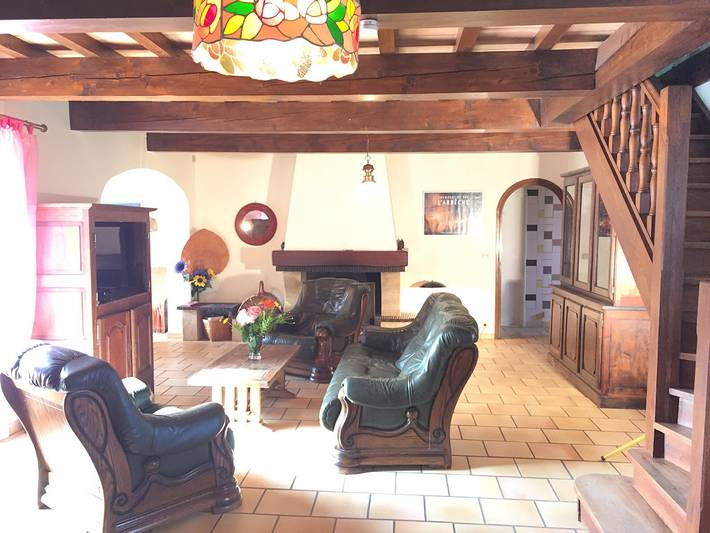 Location de vacances pour 9 personnes, avec terrasse ainsi que piscine et jardin en Ardèche - 4