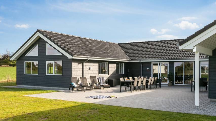 Ferienhaus für 24 Personen, mit Garten und Terrasse sowie Sauna in Olpenitz