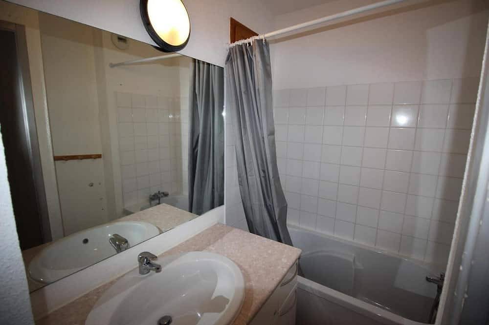 Ganze Wohnung, Bis 300m skipiste, Etage -1, blick berg, fernseher, schließfach für die skier, 49m², Valfréjus in Valfréjus, Modane