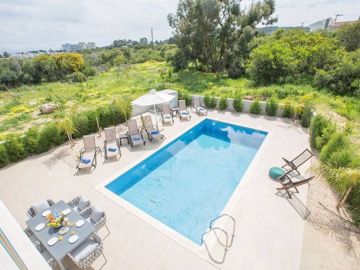 Villa for 11 people, with garden and ocean view as well as pool in Protaras