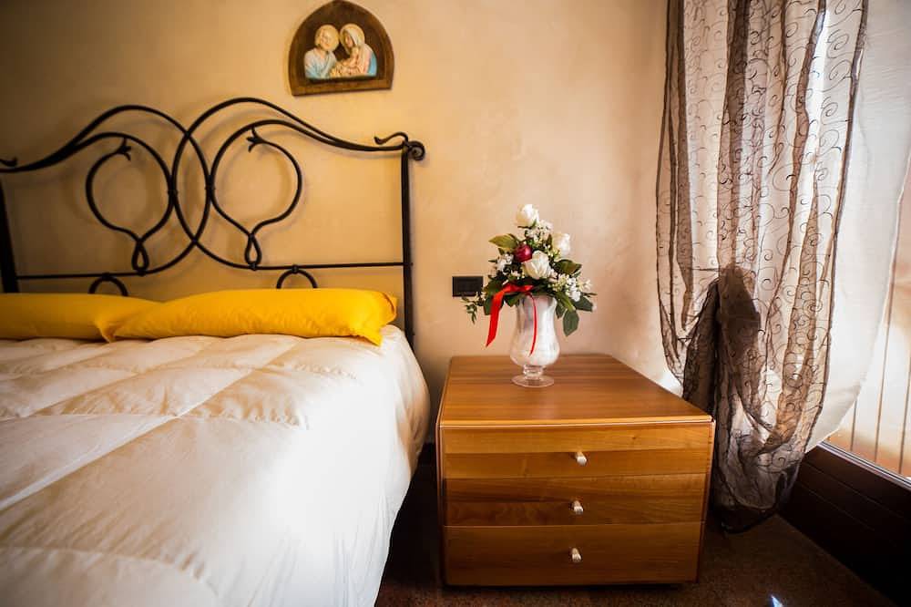 Villa Ivana - 3 Schlafzimmer - 3 Bäder - 6 Betten - in Desenzano del Garda, Gardasee-Berge