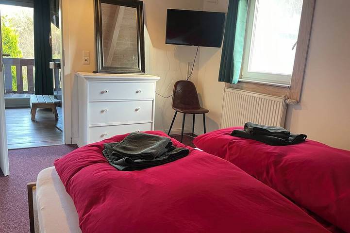 Ferienhaus für 10 Personen, mit Sauna und Balkon sowie Garten in Rieden (Eifel) - 2