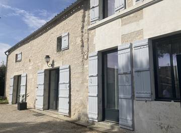 Cottage pour 3 personnes, avec jardin et piscine à Corme-Royal
