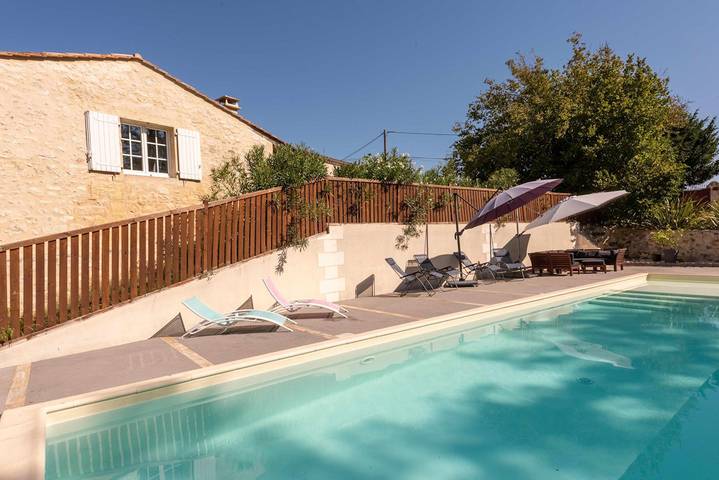Gîte pour 22 personnes, avec jardin ainsi que piscine et terrasse, animaux acceptés - 1