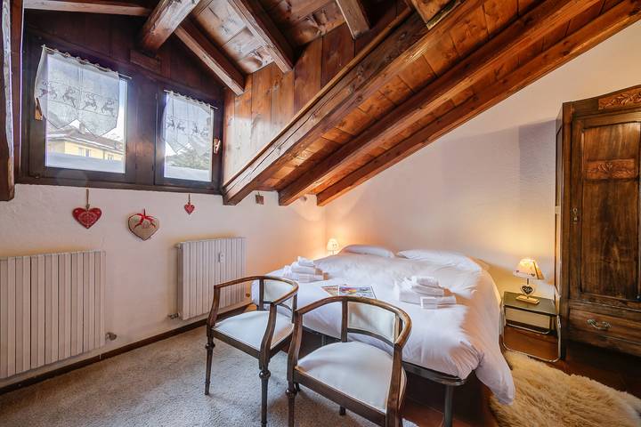 Ganze Wohnung, Le Meublè near the train station, close to Ski shuttle bus in Bardonecchia, Turin Provinz