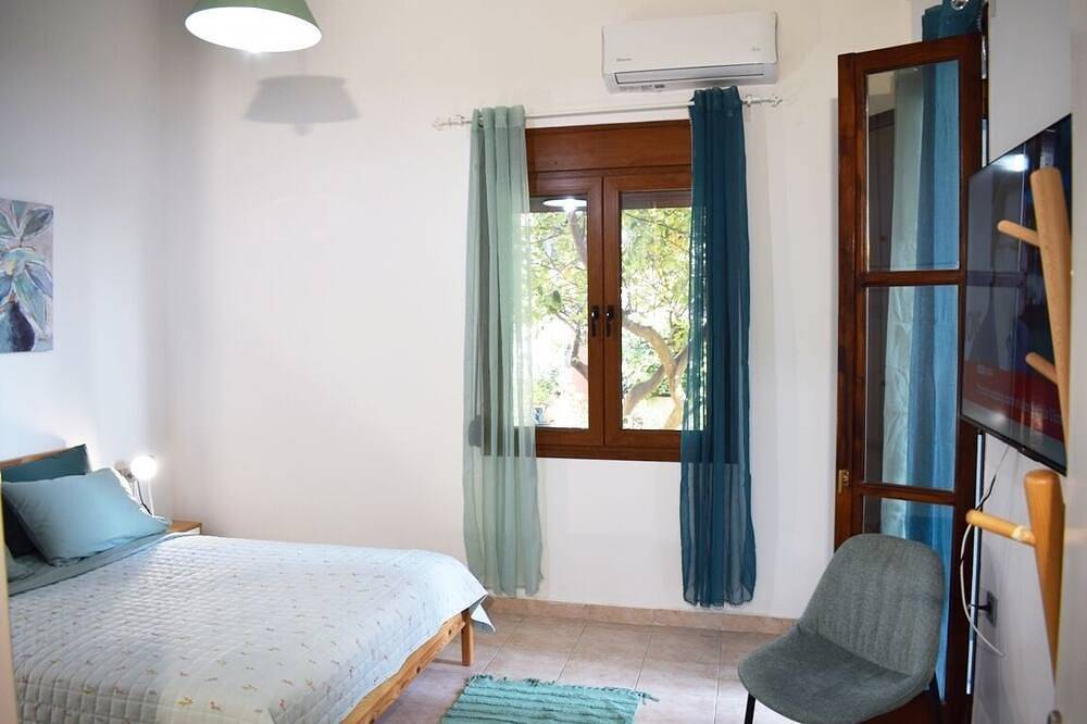 Naos-Sea front vacation rental by Chania center in Chania regione