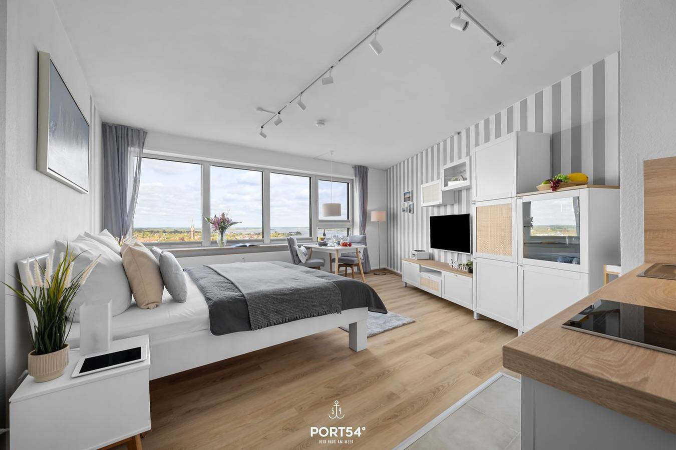 Ganze Wohnung, Möwenblick im Wikingturm - direkt am Wasser, Schleiblick, 24. Stock, Duschbad in Schleswig, Schleswig & Umgebung