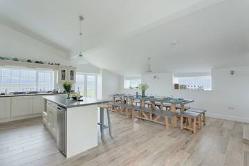 Holiday Rental for 16 People in Bunowen Electoral Division, Ballyconneely, Photo 3