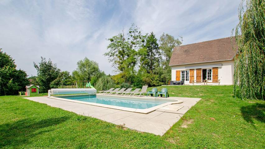 Gîte pour 12 personnes, avec jardin ainsi que terrasse et piscine dans Lac d'Orient - 2
