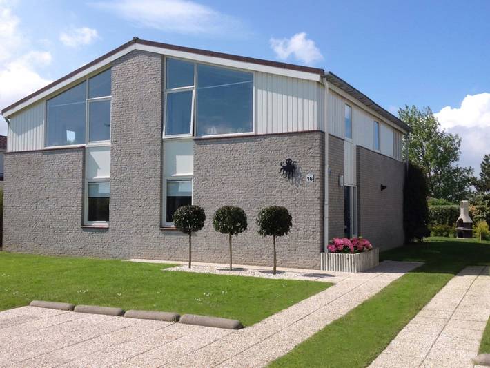 Ferienhaus für 6 Personen, mit Balkon und Terrasse sowie Garten in Kamperland