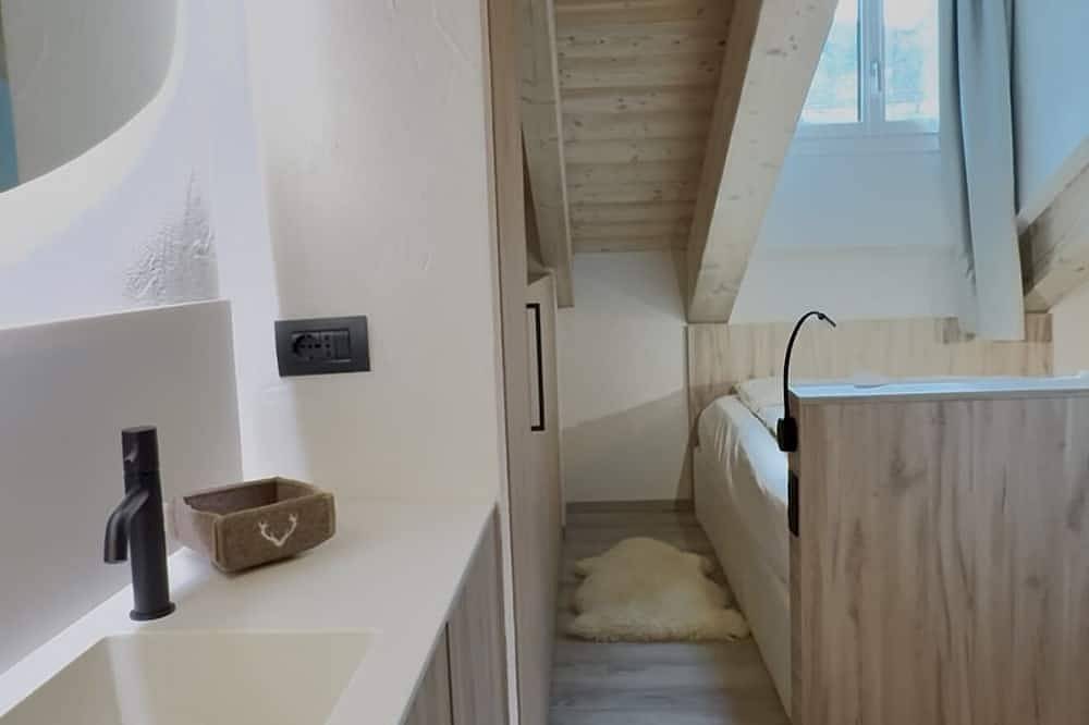 Entire apartment, Charming 2-bedroom apartment in awesome Folgaria, Trentino-Alto Adige with sauna in Folgaria, Alpe Cimbra