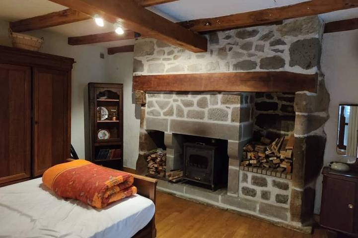 Location de vacances pour 8 personnes, avec Jacuzzi ainsi que Terrasse et Jardin à Saint-Jacques-des-Blats - 2