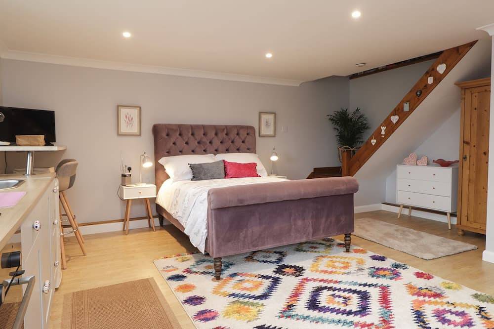 Ditsys Den, pet friendly, with a garden in Paddock Wood, Kent in Yalding, Kent