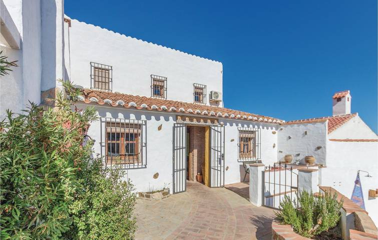 ¡Almáchar Apartamento - Piscina, Terraza, WiFi! in Almáchar, Provincia de Málaga