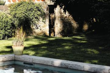 Gîte pour 12 personnes, avec jardin à Saché