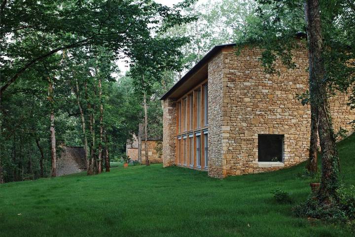 Maison d’hôte pour 3 personnes, avec vue ainsi que jardin et piscine, animaux acceptés à Valojoulx